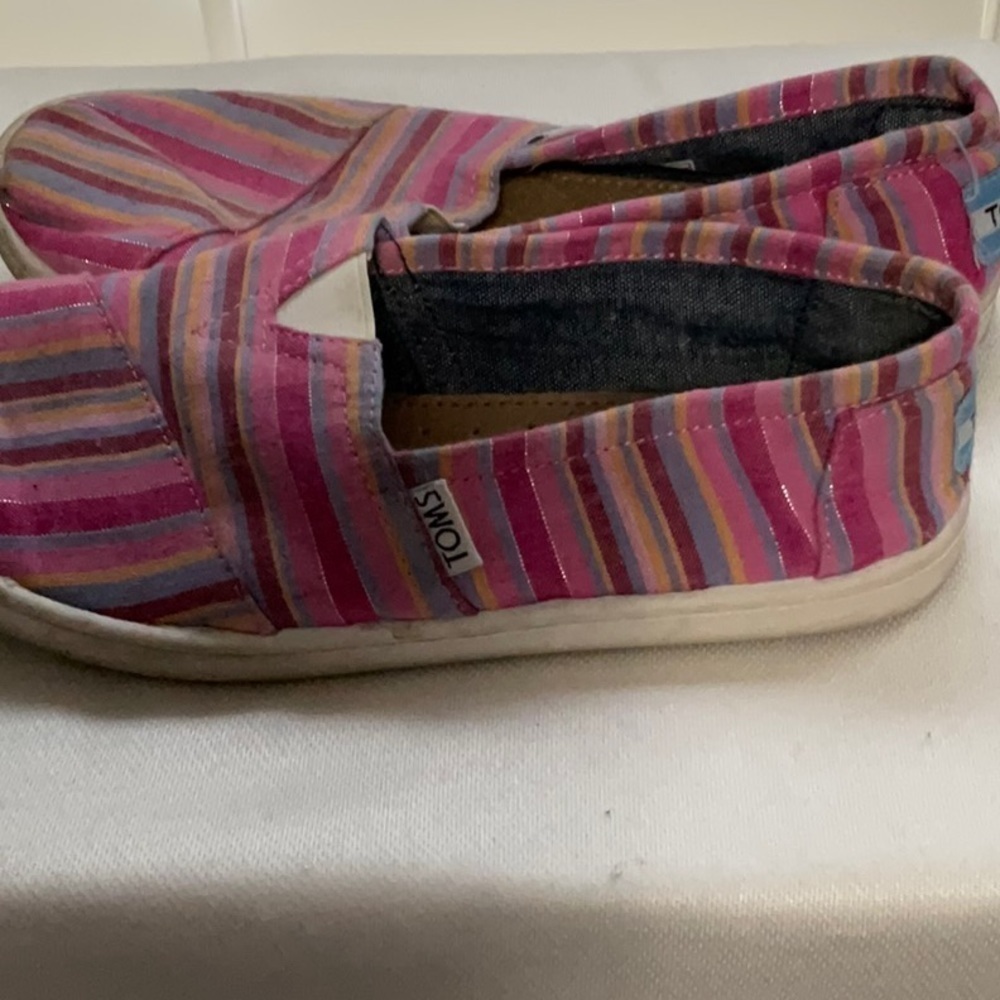 Toms - Picture 4 of 7